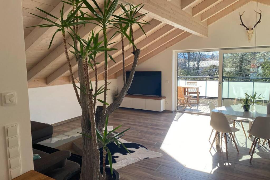 Lichtdurchflutete Wohnung Mit Grosser Dachterrasse Bruckmühl Exterior foto